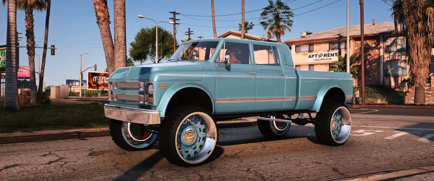 Chevy C40 SEMA MEGACAB (loudspeakers)